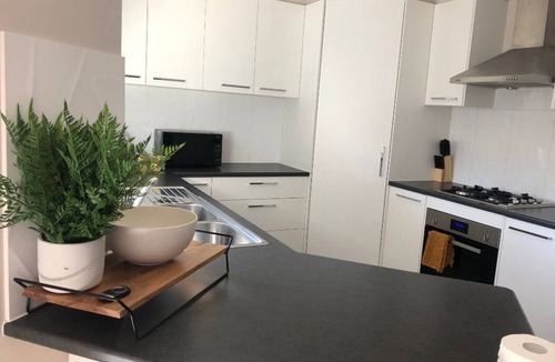 Quarry Hill House | Modern Townhouse close to CBD