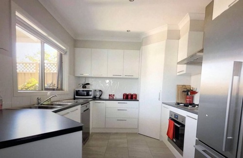 Quarry Hill House | Modern Townhouse close to CBD