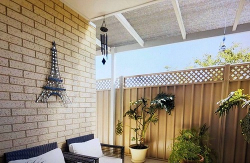 Quarry Hill House | Modern Townhouse close to CBD