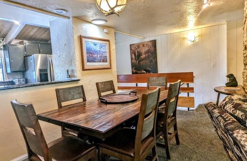 Big Bear Lake Condo | Modern Townhouse Featuring Spa at Snow Summit Base