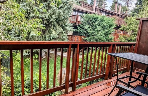 Big Bear Lake Condo | Modern Townhouse Featuring Spa at Snow Summit Base
