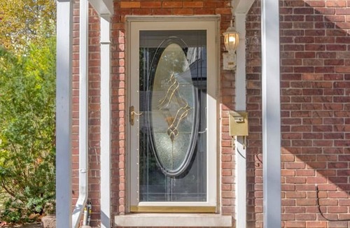 Dearborn Villa | Modern Townhouse Near Everything Shopping Center