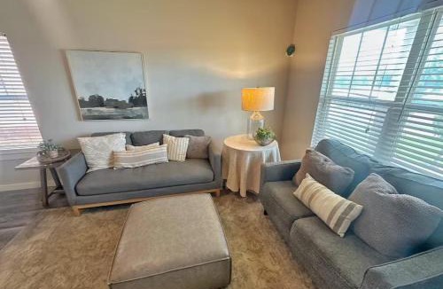 Edmond House | Modern Townhouse Retreat