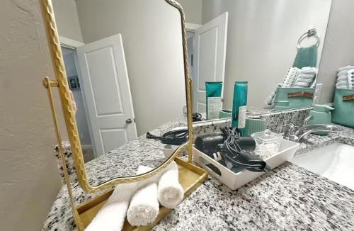 Edmond House | Modern Townhouse Retreat