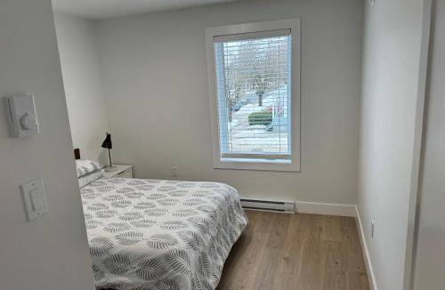 Fredericton House | Modern Townhouse Room