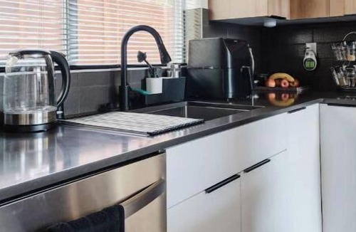 Licton Springs House | Modern townhouse utopia!