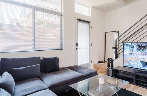 Licton Springs House | Modern townhouse utopia!