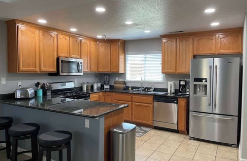 Modesto Condo | Modern Townhouse | Walk to Kaiser and Mall