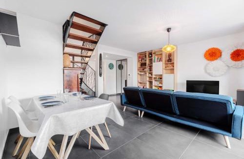 Cote Pavee House | Modern townhouse with parking