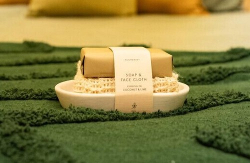 Hornsby Apartment | Modern, Tranquil Container House