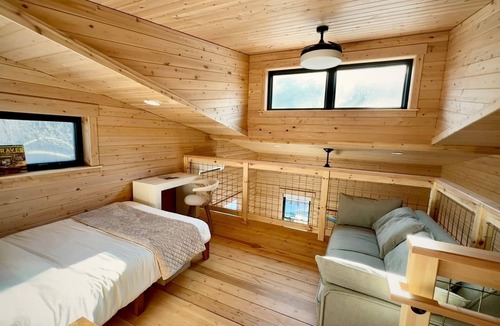 Ottawa Cabin | Modern Treehouse Retreat with River Access near Starved Rock State Park in Utica, Illinois