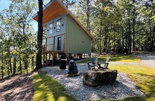 Elizabeth Cabin | Modern Treehouse Sunset Cabin Hot Tub on Norfork Lake- Ozark Mountains Remote