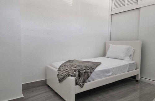 Sunrise House | Modern Tropical Paradice