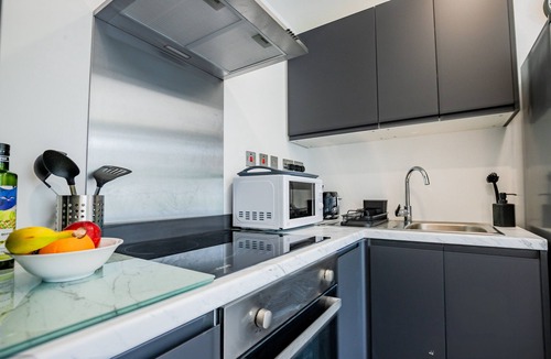 Caterham Apartment | Modern Two Bed Flat in Caterham