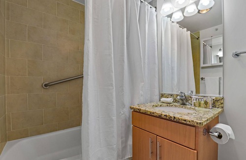 Prudential - St. Botolph Apartment | Modern Two Bed in Luxury Boston Building