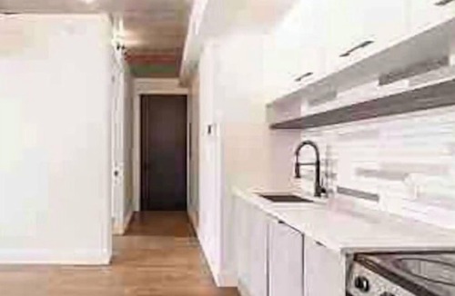 Crown Heights Apartment | Modern Two Bedroom Apt. (Elevator, Laundry & gym)