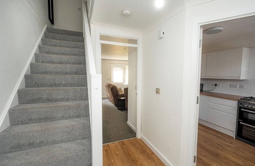 Sherborne St. John House | Modern Two Bedroom Home with Parking