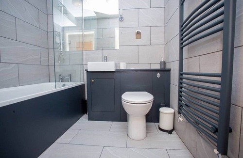 Northampton Apartment | Modern Two Bedroom Apartment