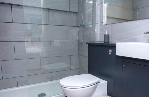 Northampton Apartment | Modern Two Bedroom Apartment