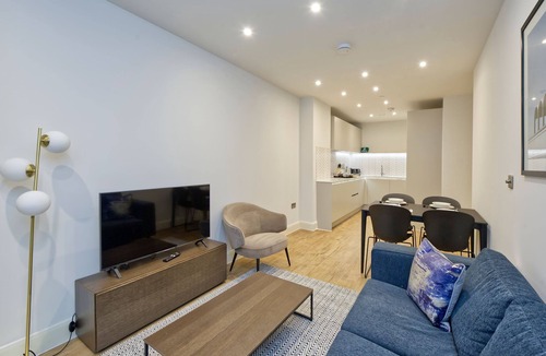 Whittington Apartment | Modern Two-Bedroom Haven in Colindale