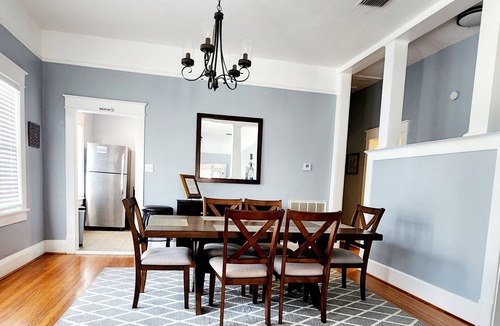 Lakeland House | MODERN TWO BEDROOM HOME!