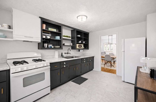 Audubon Apartment | Modern unit in Louisville's convenient location