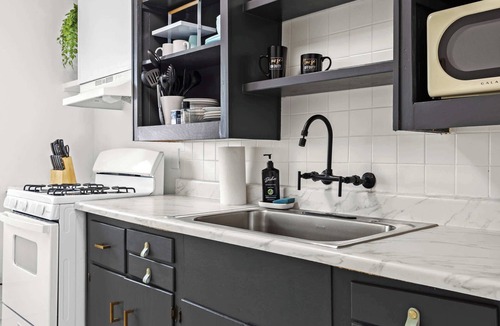 Audubon Apartment | Modern unit in Louisville's convenient location