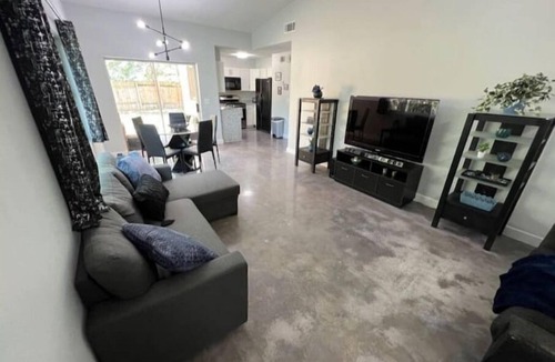 Florida Center House | Modern Universal Orlando