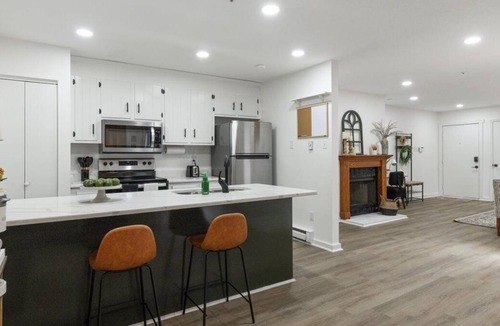 North Chesterfield House | Modern Updated Oasis in Chesterfield On Golf Course