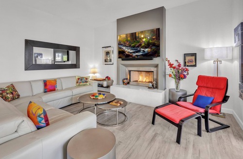 Chandler House | Modern, Upgraded, Resort-Style