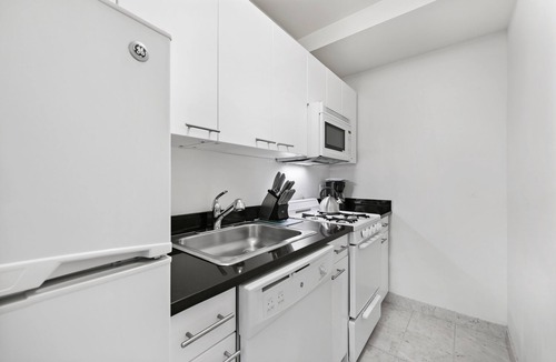 Upper West Side Apartment | Modern Upper West Side Studio near Central Park