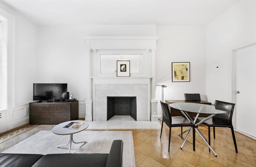 Upper West Side Apartment | Modern Upper West Side Studio near Central Park