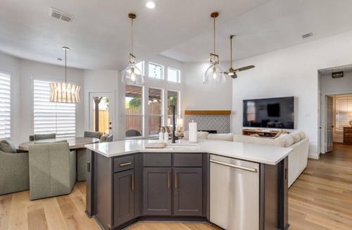 Frisco House | Modern & Upscale Frisco Getaway