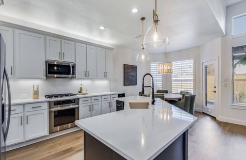 Frisco House | Modern & Upscale Frisco Getaway