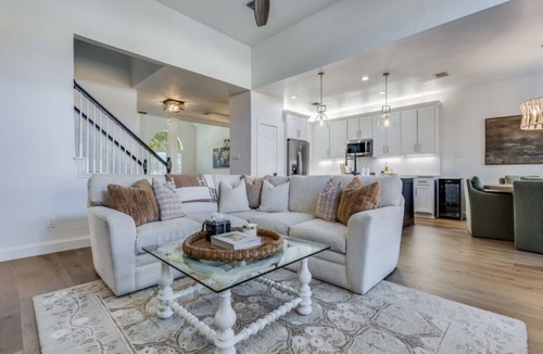 Frisco House | Modern & Upscale Frisco Getaway