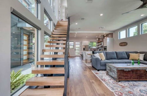 Southtown House | Modern Upscale Home in the Heart of Lavaca
