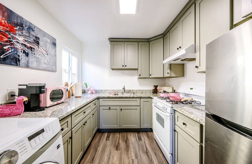 Lower Bal House | Modern & Urban Oasis Steps to BART- 3Beds