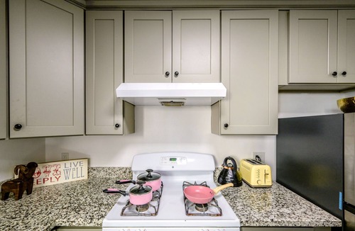 Lower Bal House | Modern & Urban Oasis Steps to BART- 3Beds