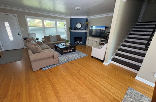 View Park-Windsor Hills House | Modern Comfort in Historic View Park - 4 Miles to SoFi