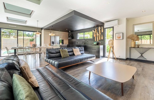 Saint-Aignan-Grandlieu House | Modern Villa with Private Pool