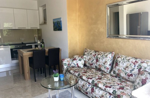 Medveja Apartment | Modern vacation apartment ★ - with panoramic sea views - for families and couples