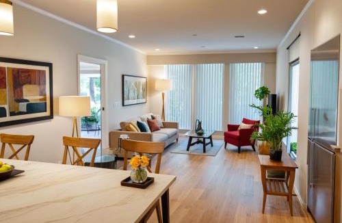Del Rey Apartment | Modern Venice Beach Stay - Walk to Marina & Boardwalk