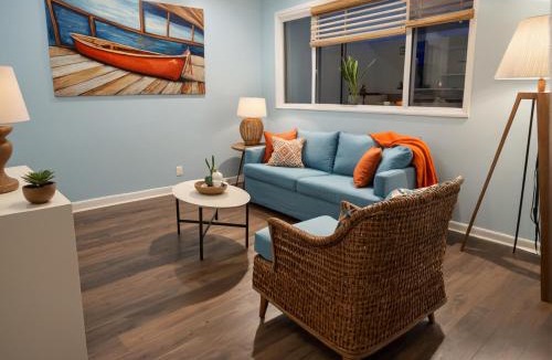 Del Rey Apartment | Modern Venice Beach Stay - Walk to Marina & Boardwalk