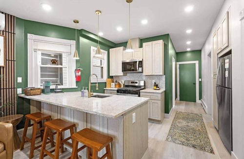 Hackensack River Waterfront Apartment | Modern Verde Chic 3BR Easy NYC Commute