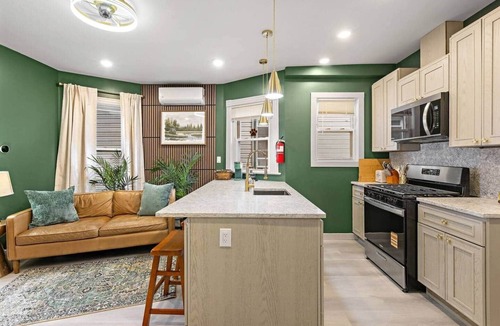 Hackensack River Waterfront Apartment | Modern Verde Chic 3BR Easy NYC Commute