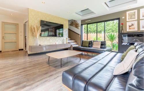 Saint-Aignan-Grandlieu House | Modern Villa With Private Pool