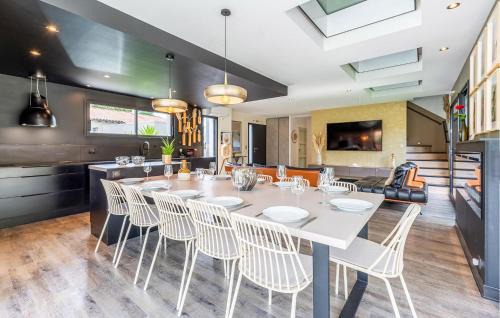 Saint-Aignan-Grandlieu House | Modern Villa With Private Pool