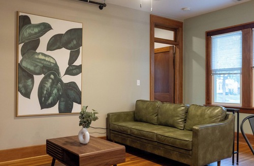 Rochester Apartment | Modern Vibes in the 19th Ward