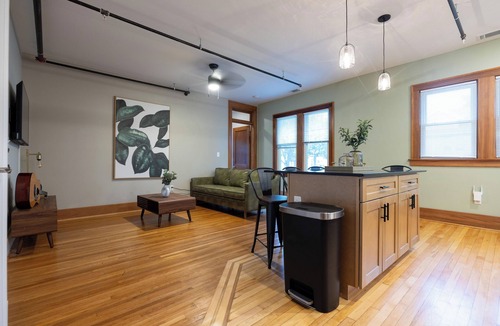 Rochester Apartment | Modern Vibes in the 19th Ward