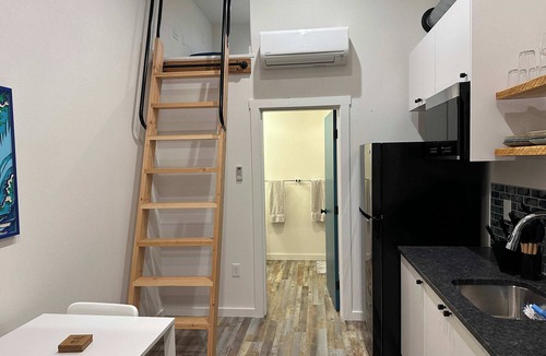 White Salmon House | Modern Vibrant Tiny Home In Paradise